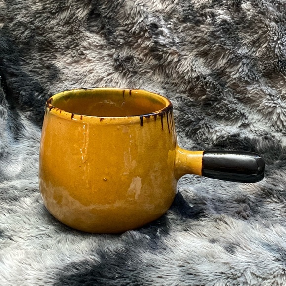 Glazed ceramic saucepan/casserole yellow ceramic pot - Picture 2 of 16